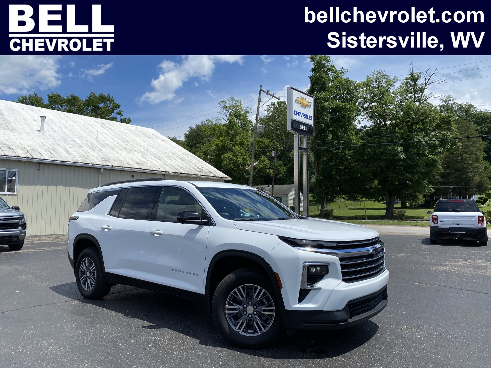 2026 Chevrolet Traverse LT in Summit White — front three-quarter view